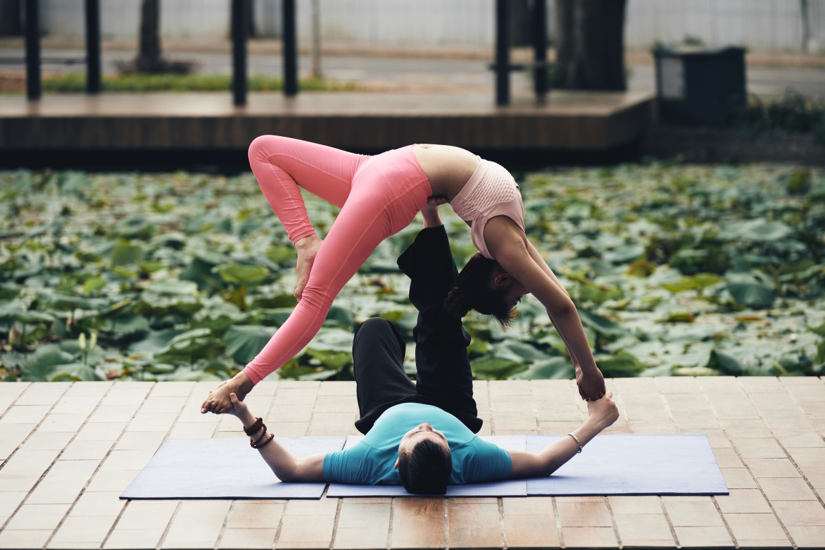 Couple yoga 1.jpg